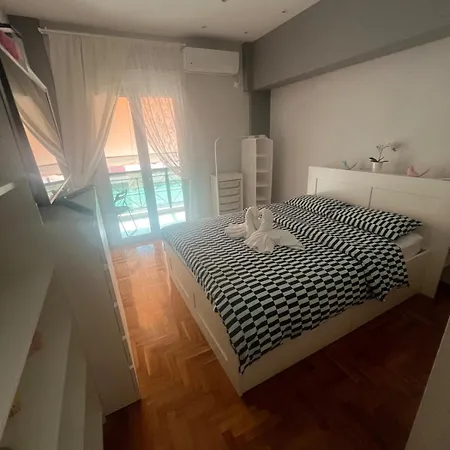 Athenian Escape - Located Near The Heart Of Apartment Athens