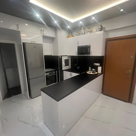 Athenian Escape - Located Near The Heart Of Athens