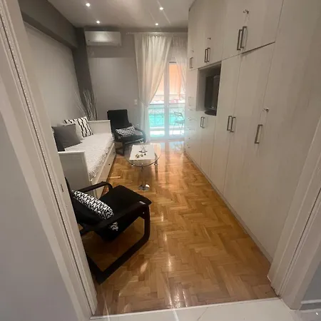 Athenian Escape - Located Near The Heart Of Apartment *