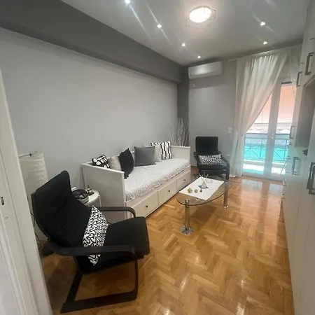 Apartment Athenian Escape - Located Near The Heart Of